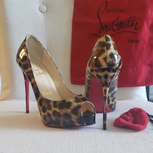 Christian Louboutins 120 Very Prive Patent  Pumps